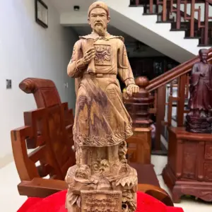 tran-quoc-tuan-G5525-2 Tượng Trần Quốc Tuấn Gỗ Sưa Bắc Vân Tím Lịm Có Sơn G5525