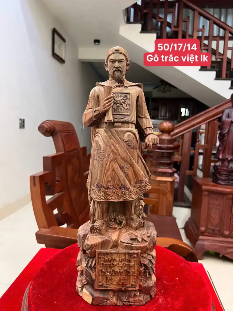tran-quoc-tuan-G5543-1 Tượng Trần Quốc Tuấn Gỗ Trắc Đen Liền Khối Mộc Đẹp Có Sơn G5543