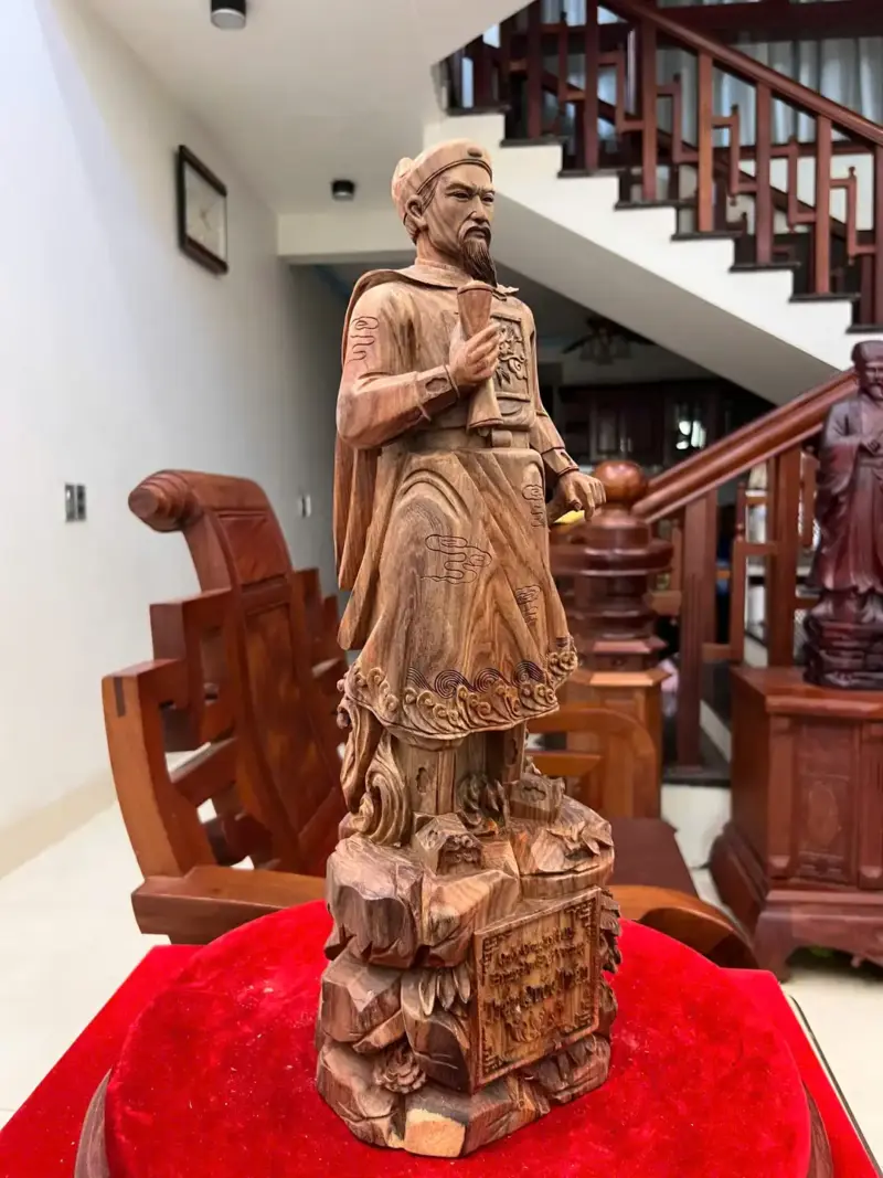 tran-quoc-tuan-G5543-5 Tượng Trần Quốc Tuấn Gỗ Trắc Đen Liền Khối Mộc Đẹp Có Sơn G5543