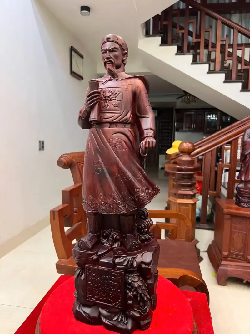 tran-quoc-tuan-G5581-2 Tượng Trần Quốc Tuấn Gỗ Tử Đàn Liền Khối G5581