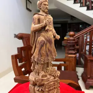 tran-quoc-tuan-G5590-4 Tượng Trần Quốc Tuấn Gỗ Sưa Bắc Vân Tím Có Sơn G5590