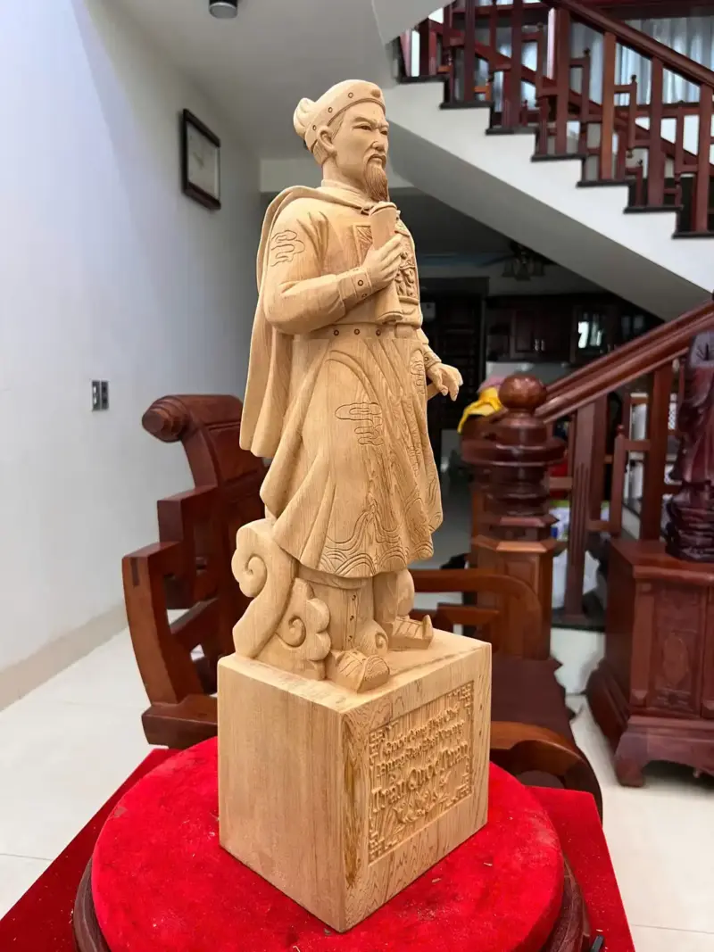 tran-quoc-tuan-G5789-4 Tượng Trần Quốc Tuấn Gỗ Ngọc Am Liền Khối Có Sơn G5789