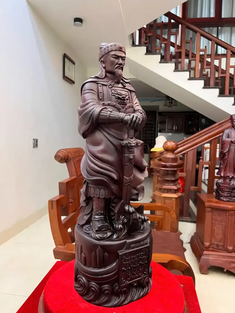 tran-quoc-tuan-G5811-3 Tượng Trần Quốc Tuấn Gỗ Tử Đàn Liền Khối G5811