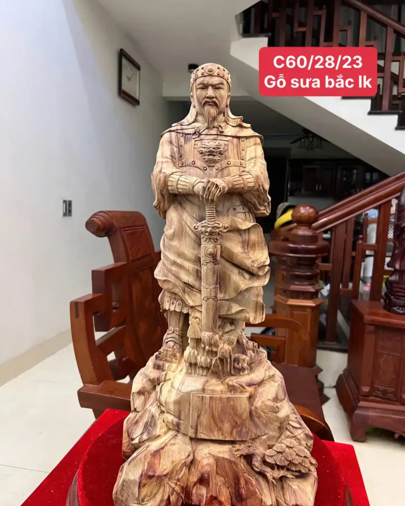 tran-quoc-tuan-G5893-1 Tượng Trần Quốc Tuấn Chống Kiếm Gỗ Sưa Bắc Liền Khối Đế Tự Nhiên To Mộc Đẹp Có Sơn G5893
