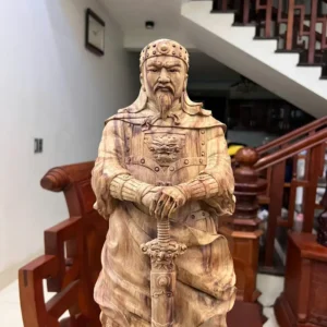 tran-quoc-tuan-G5893-3 Tượng Trần Quốc Tuấn Chống Kiếm Gỗ Sưa Bắc Liền Khối Đế Tự Nhiên To Mộc Đẹp Có Sơn G5893