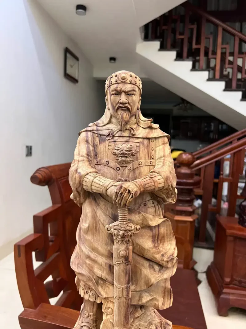 tran-quoc-tuan-G5893-3 Tượng Trần Quốc Tuấn Chống Kiếm Gỗ Sưa Bắc Liền Khối Đế Tự Nhiên To Mộc Đẹp Có Sơn G5893