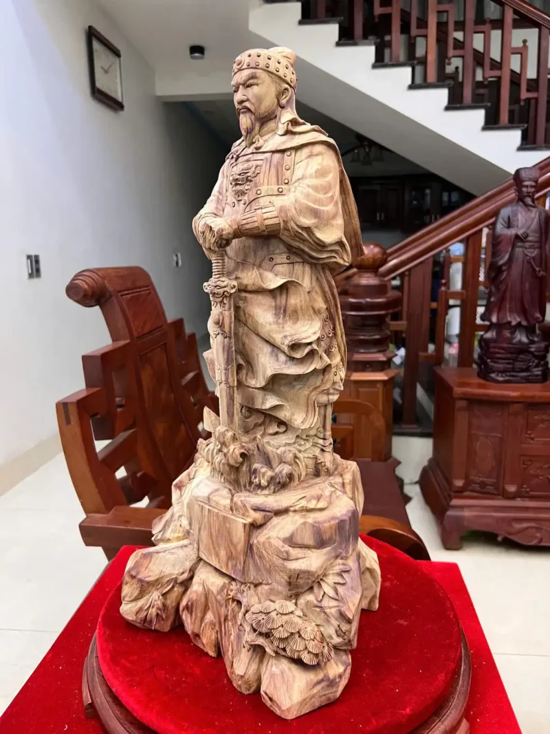 tran-quoc-tuan-G5893-5 Tượng Trần Quốc Tuấn Chống Kiếm Gỗ Sưa Bắc Liền Khối Đế Tự Nhiên To Mộc Đẹp Có Sơn G5893