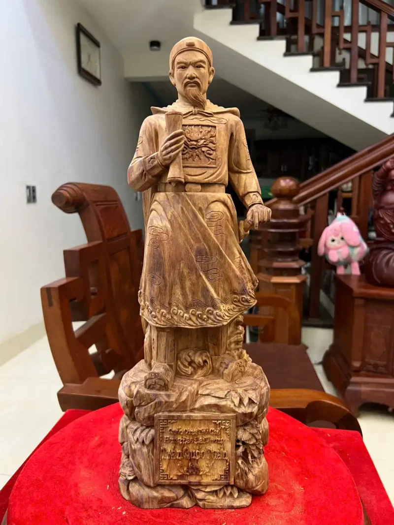 tran-quoc-tuan-G6159-2 Tượng Trần Quốc Tuấn Gỗ Xưa Đỏ Liền Khối Có Sơn G6159