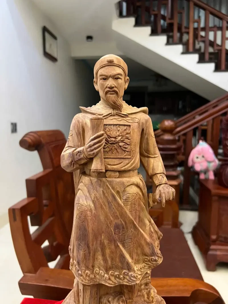 tran-quoc-tuan-G6159-5 Tượng Trần Quốc Tuấn Gỗ Xưa Đỏ Liền Khối Có Sơn G6159