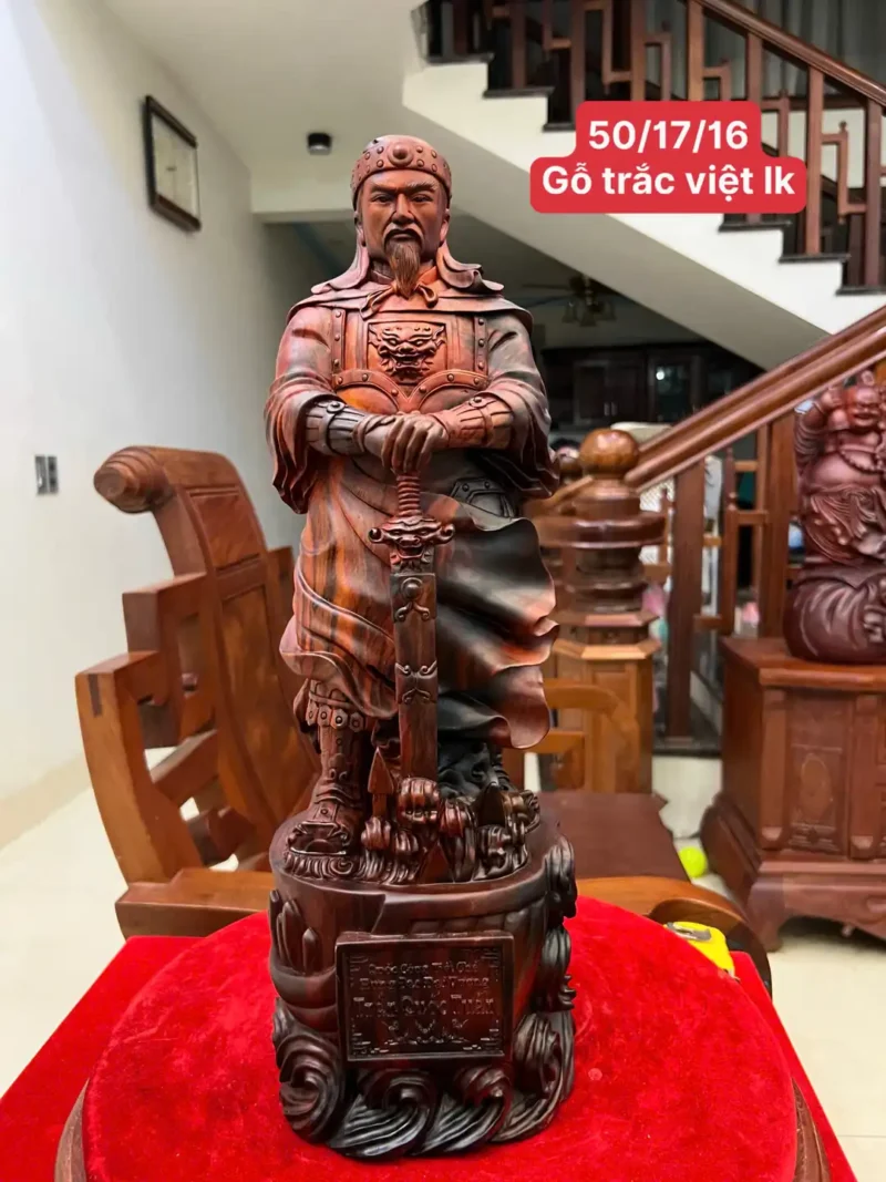 tran-quoc-tuan-G6272-1 Tượng Trần Quốc Tuấn Gỗ Trắc Việt Chất Gỗ Đỏ Đen Liền Khối Hàng Kỹ Sắc Nét G6272