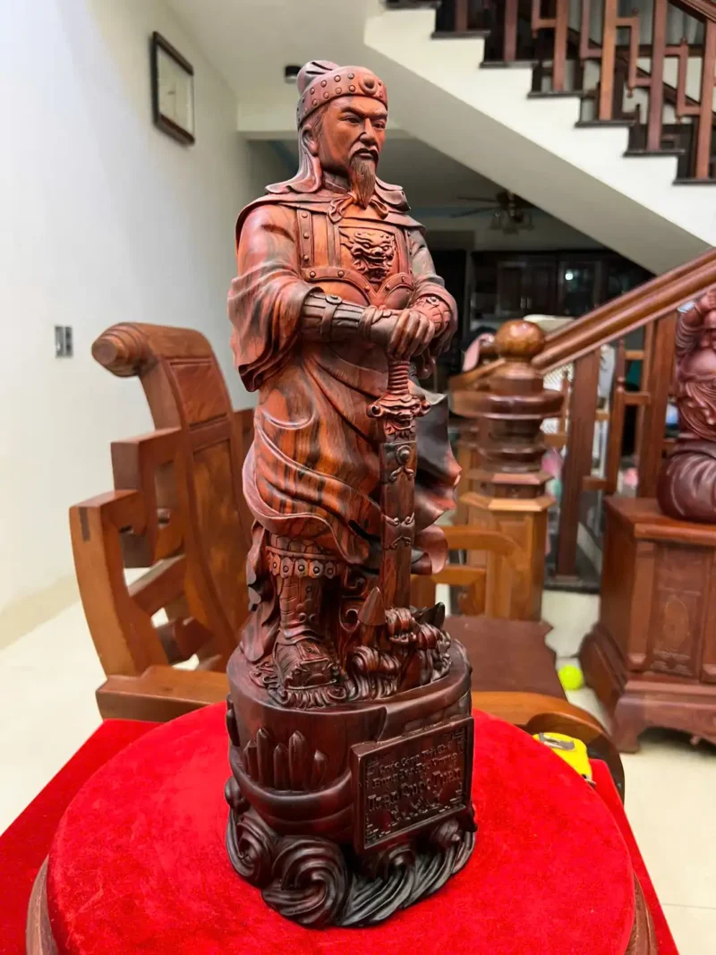 tran-quoc-tuan-G6272-3 Tượng Trần Quốc Tuấn Gỗ Trắc Việt Chất Gỗ Đỏ Đen Liền Khối Hàng Kỹ Sắc Nét G6272