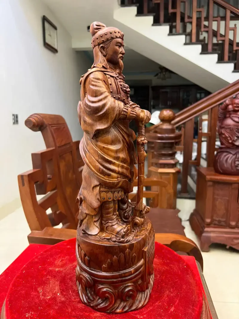 tran-quoc-tuan-G6340-5 Tượng Trần Quốc Tuấn Gỗ Sưa Đỏ Vân Đẹp Liền Khối G6340