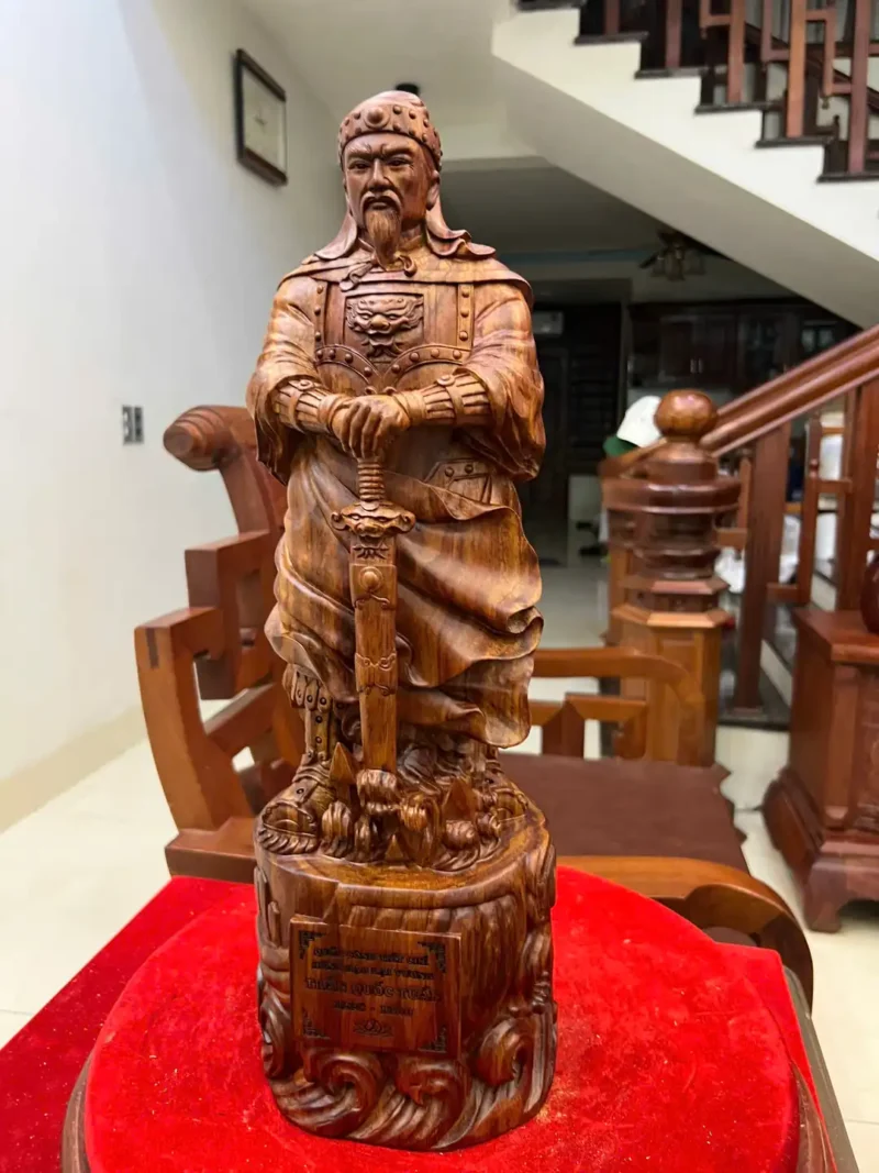 tran-quoc-tuan-G6340-7 Tượng Trần Quốc Tuấn Gỗ Sưa Đỏ Vân Đẹp Liền Khối G6340