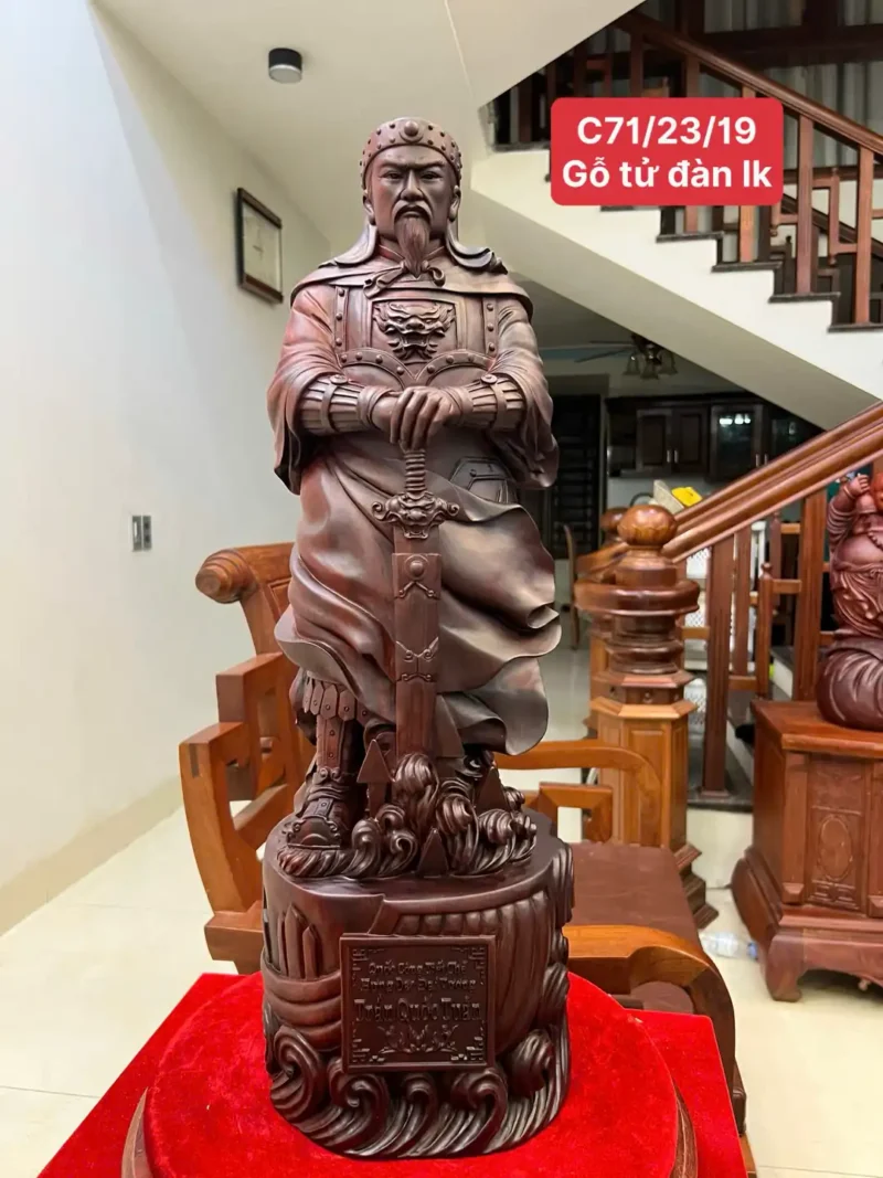 tran-quoc-tuan-G6363-1 Tượng Trần Quốc Tuấn Gỗ Tử Đàn Liền Khối G6363