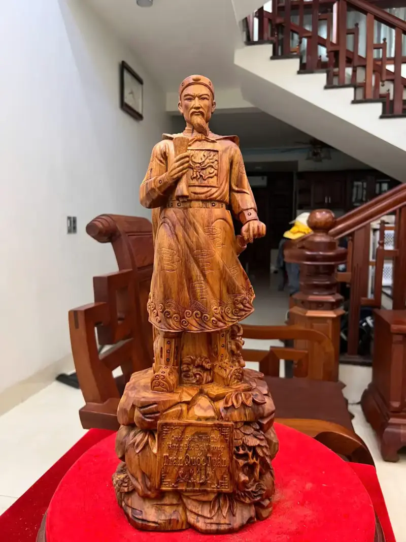 Tượng Trần Quốc Tuấn Gỗ Sưa Bắc Liền Khối G5140