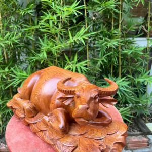 trau-nam-tien-G6295-4 Tượng Trâu Nằm Tiền Vàng Gỗ Hương Gia Lai Liền Khối G6295
