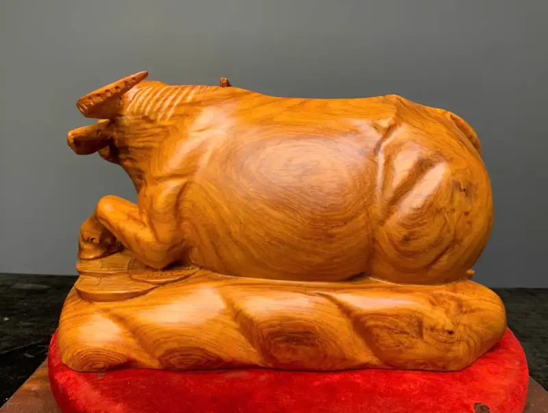 trau-tai-loc-go-huong-ta-G5448-4 Tượng Trâu Tài Lộc Gỗ Hương Ta Liền Khối G5448