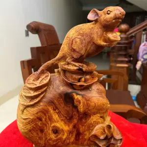 Tượng Gỗ Chuột Gỗ Cẩm Việt Siêu Vân Liền Khối 32 - 23 - 17