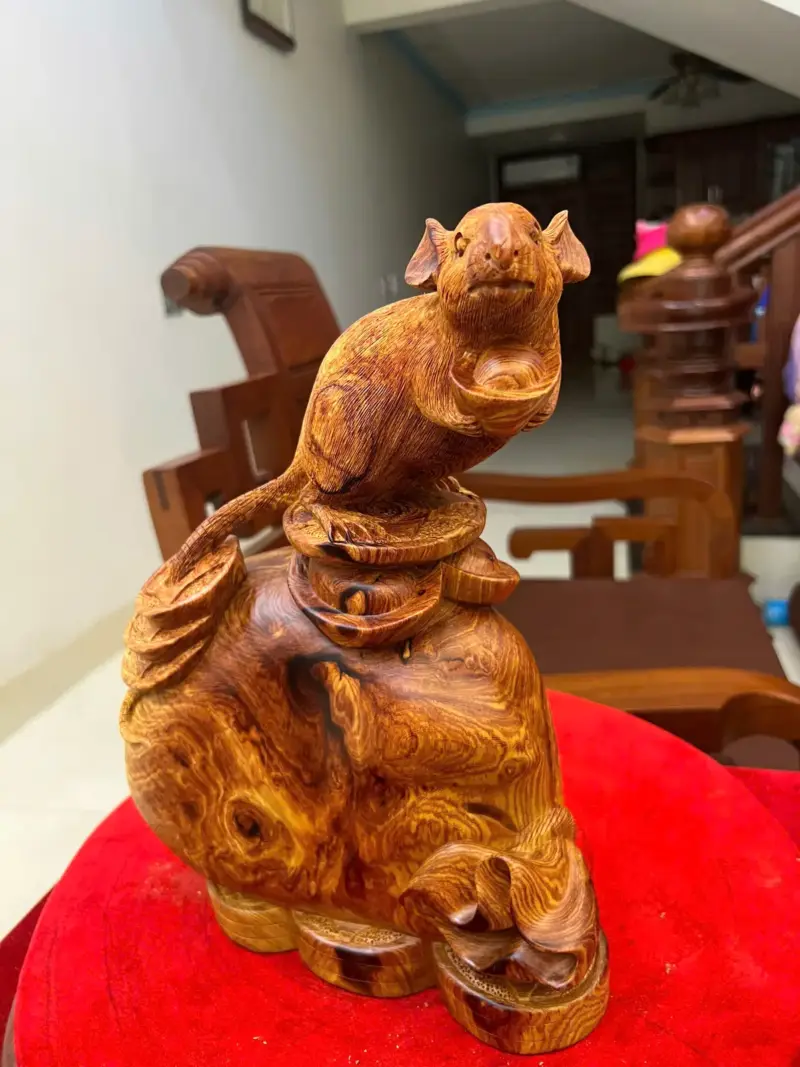 Tượng Gỗ Chuột Gỗ Cẩm Việt Siêu Vân Liền Khối 32 - 23 - 17