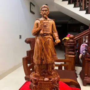Tượng Gỗ Trần Quốc Tuấn Gỗ Sưa Bắc Liền Khối Vân Tím 60 - 19 - 16