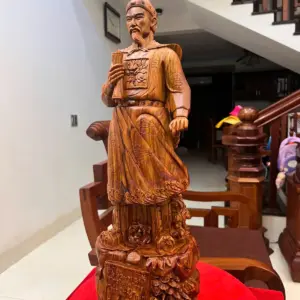 Tượng Gỗ Trần Quốc Tuấn Gỗ Sưa Bắc Liền Khối Vân Tím 60 - 19 - 16
