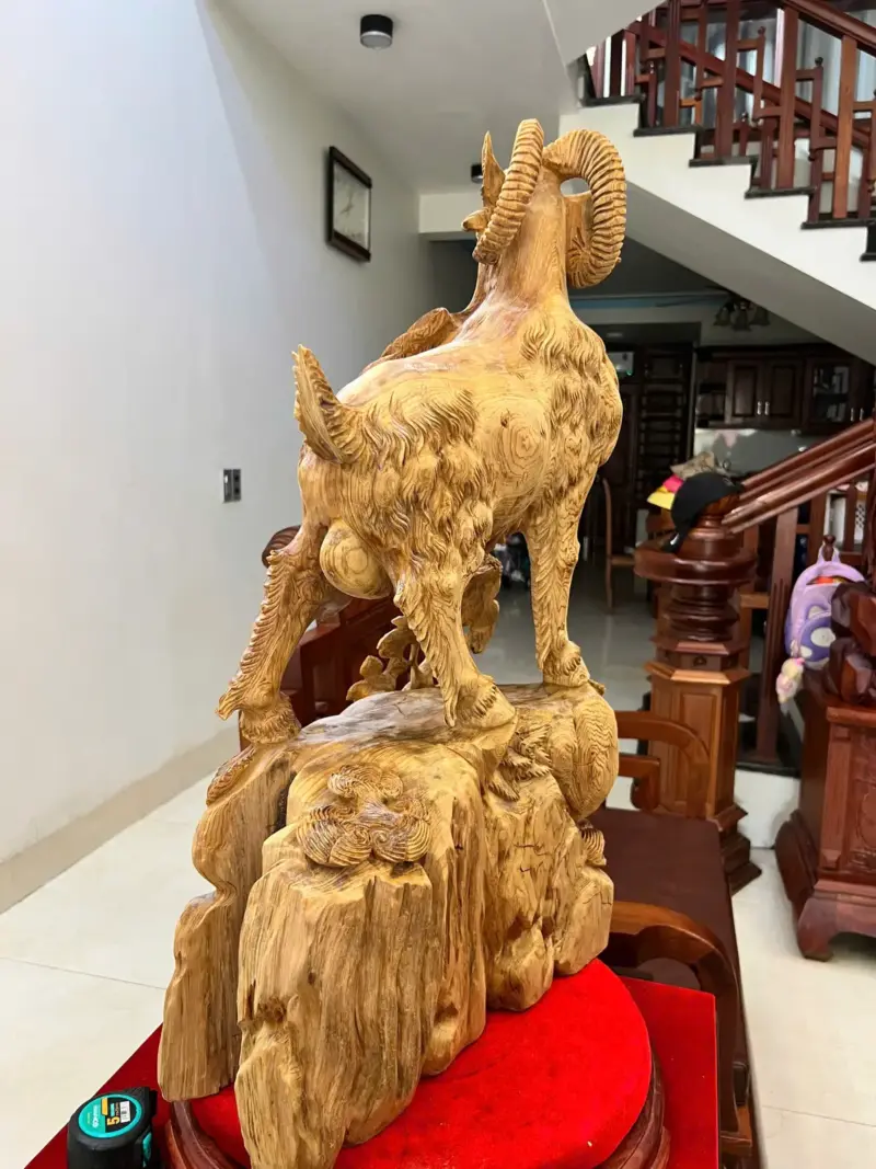 Tượng Gỗ Nhất Dê Gỗ Ngọc Am To Đẹp Gỗ Già Đang Lên Tuyết Liền Khối 76 - 46 - 22