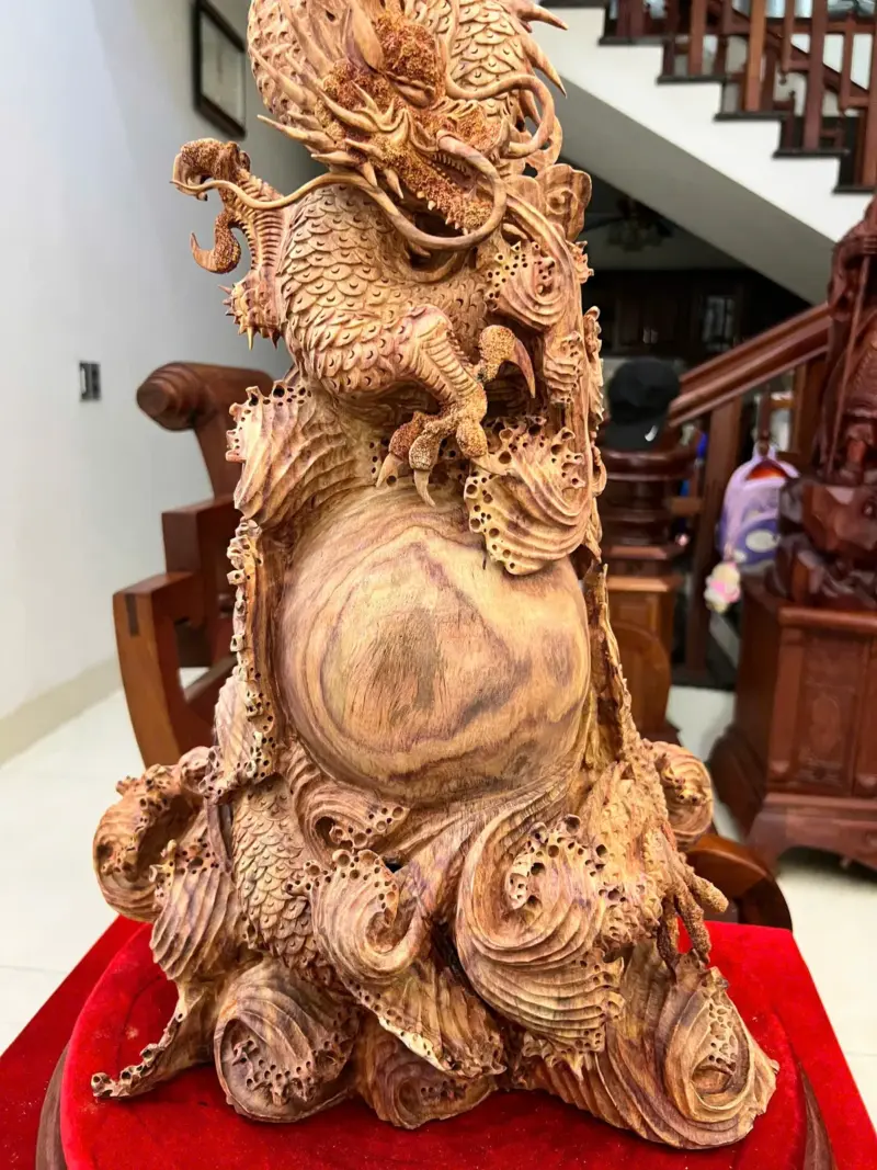 Tượng Gỗ Nhất Long Gỗ Sưa Bắc Liền Khối Mộc Vân Tím 56 - 37 - 22