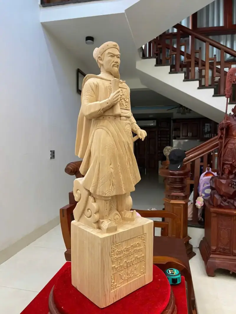 Tượng Gỗ Trần Quốc Tuấn Gỗ Ngọc Am Liền Khối 80 - 23 - 18