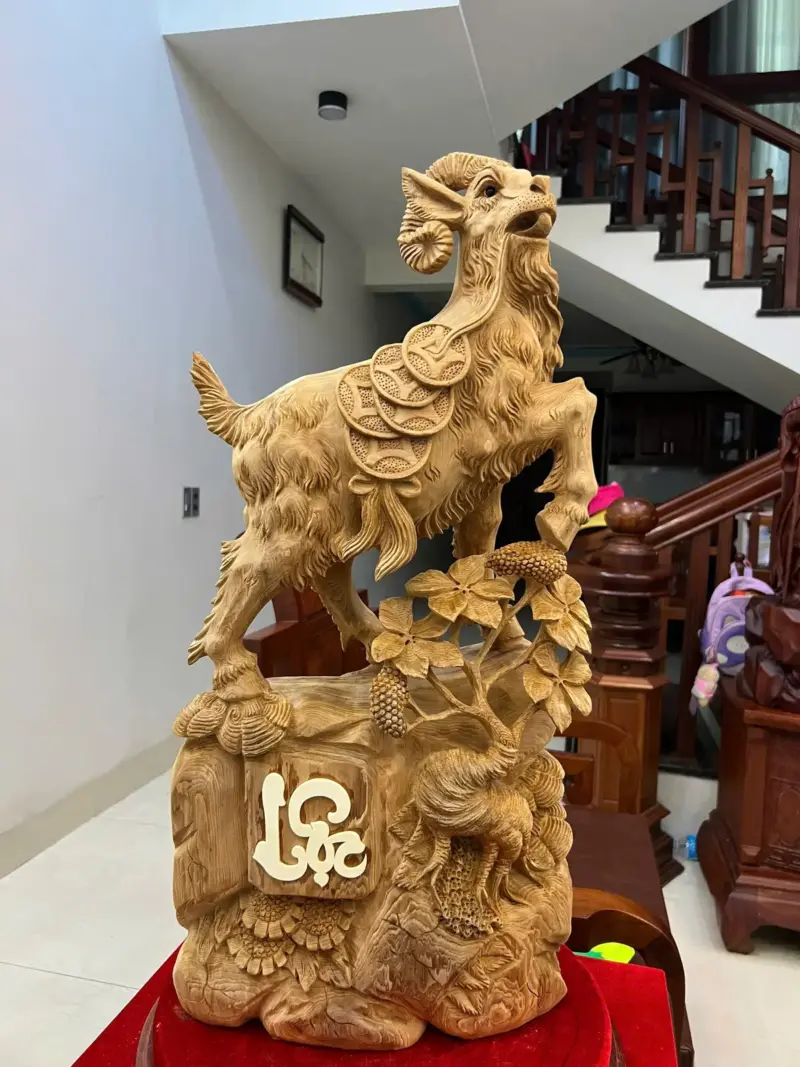Tượng Gỗ Nhất Dê Gỗ Ngọc Am Liền Khối Gỗ Già Thơm 73 - 35 - 15