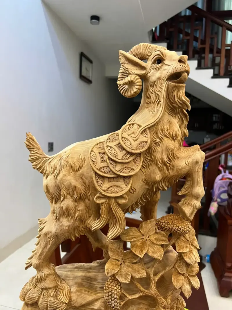 Tượng Gỗ Nhất Dê Gỗ Ngọc Am Liền Khối Gỗ Già Thơm 73 - 35 - 15