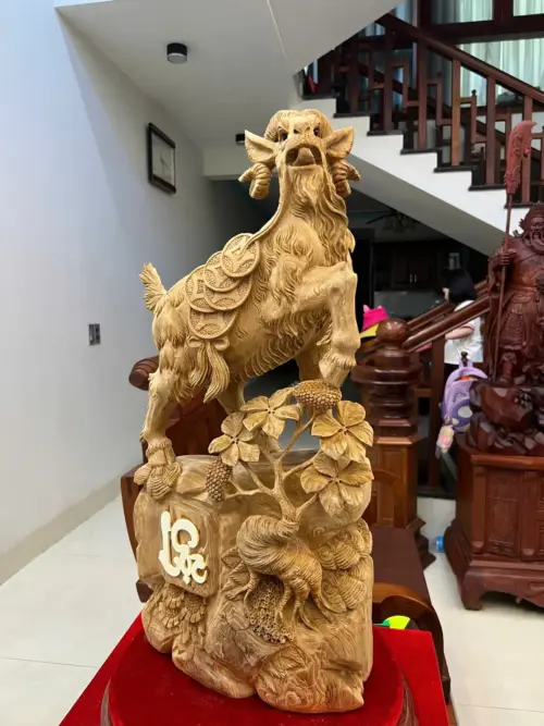 Tượng Gỗ Nhất Dê Gỗ Ngọc Am Liền Khối Gỗ Già Thơm 73 - 35 - 15