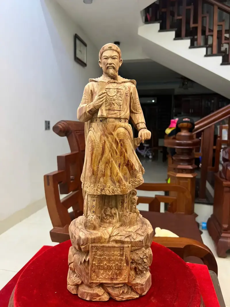 Tượng Gỗ Trần Quốc Tuấn Gỗ Sưa Bắc Liền Khối 50 - 18 - 14