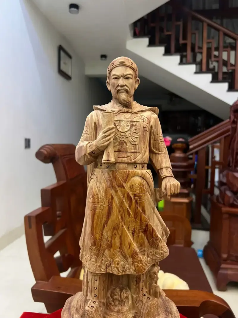 Tượng Gỗ Trần Quốc Tuấn Gỗ Sưa Bắc Liền Khối 50 - 18 - 14