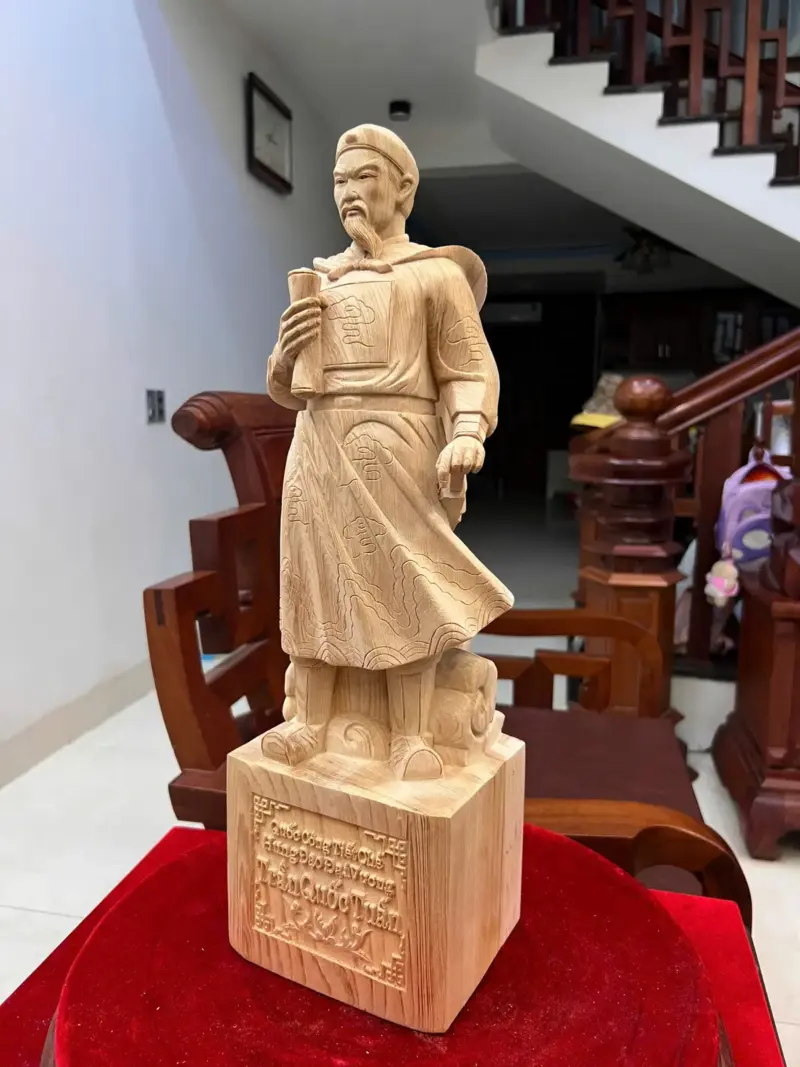 Tượng Gỗ Trần Quốc Tuấn Gỗ Ngọc Am Liền Khối 50 - 15 - 12