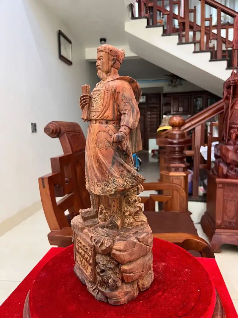 Tượng Gỗ Trần Quốc Tuấn Gỗ Trắc Việt Liền Khối 50 - 17 - 14