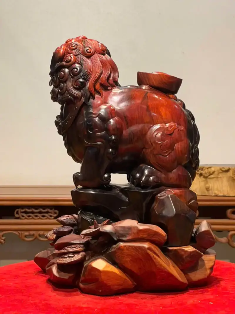 Tượng Nghê Gỗ Trắc Cao 40cm