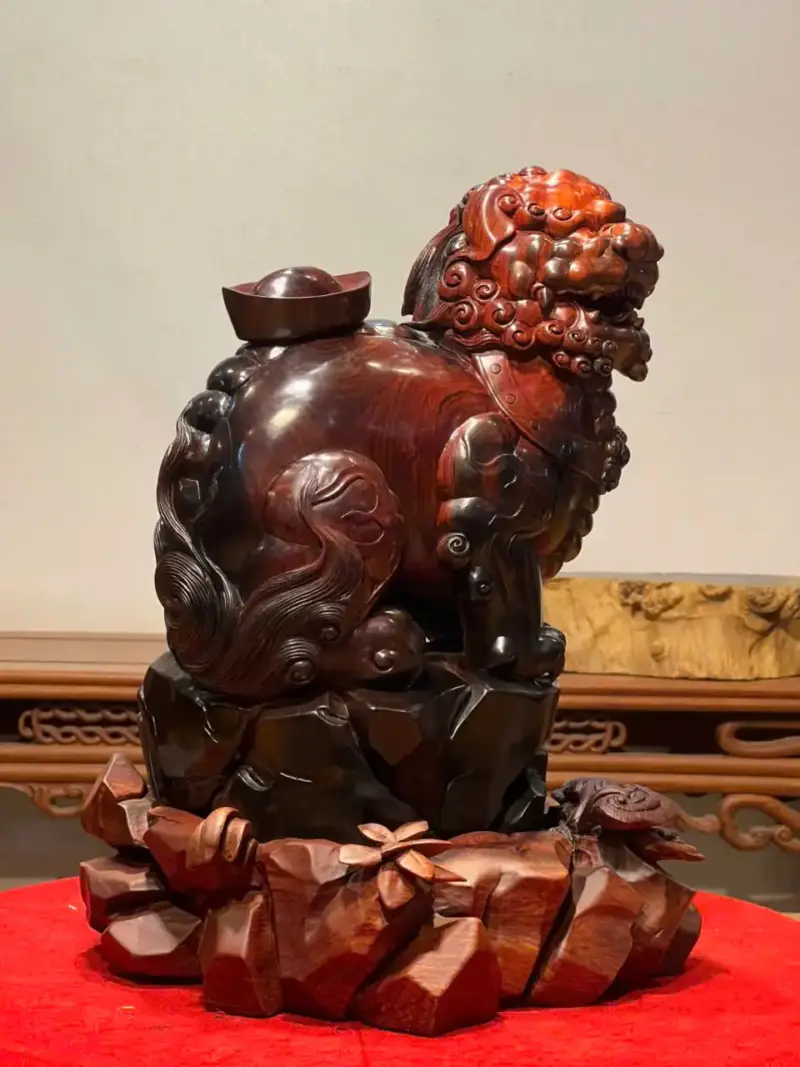 Tượng Nghê Gỗ Trắc Cao 40cm