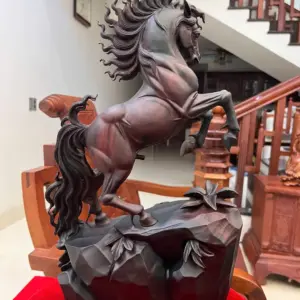 Tượng Nhất Mã Phi Thiên Gỗ Trắc Đen Liền Khối Cao 48cm