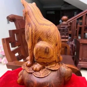 Tượng Mèo Ngồi Gỗ Sưa Bắc Liền Khối Cao 35cm