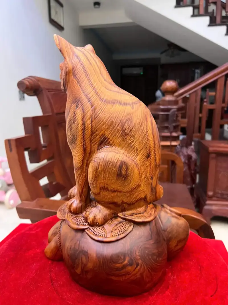 Tượng Mèo Ngồi Gỗ Sưa Bắc Liền Khối Cao 35cm