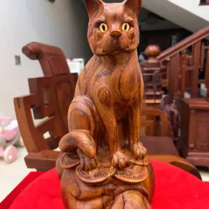 Tượng Mèo Ngồi Gỗ Sưa Bắc Liền Khối Cao 35cm