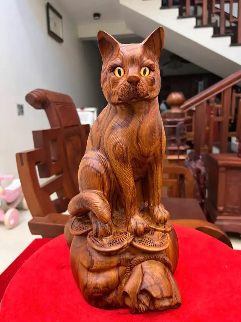Tượng Mèo Ngồi Gỗ Sưa Bắc Liền Khối Cao 35cm