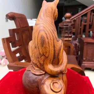 Tượng Mèo Ngồi Gỗ Sưa Bắc Liền Khối Cao 35cm