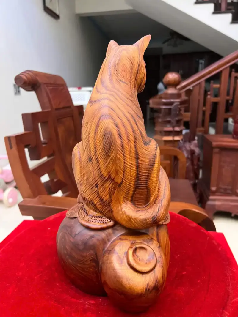 Tượng Mèo Ngồi Gỗ Sưa Bắc Liền Khối Cao 35cm