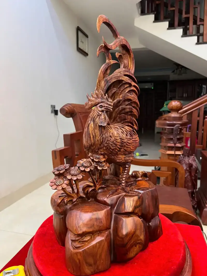 Tượng Nhất Kê Gỗ Sưa Bắc Cao 57cm