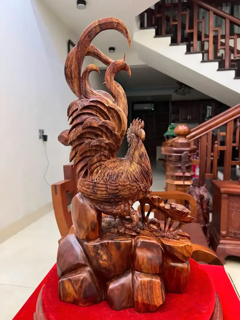 Tượng Nhất Kê Gỗ Sưa Bắc Cao 57cm