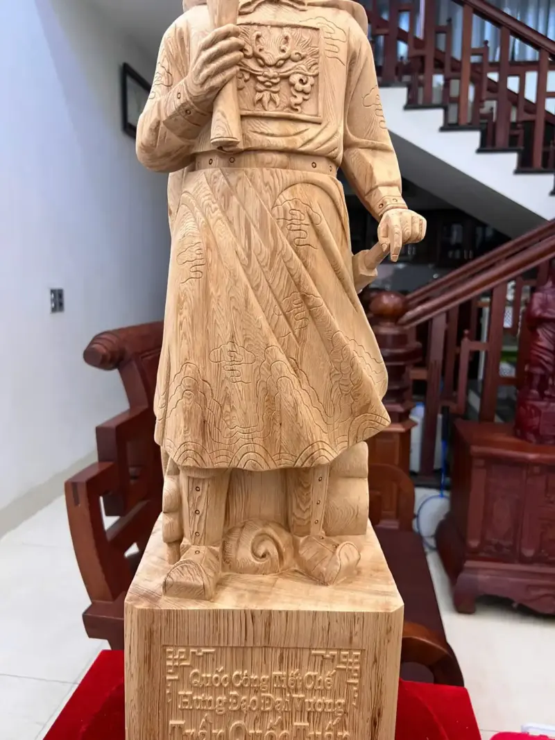 Tượng Trần Quốc Tuấn Gỗ Ngọc Am Liền Khối Cao 80cm