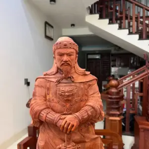 Tượng Trần Quốc Tuấn Chống Kiếm Gỗ Tử Đàn Có Sơn Cao 68cm
