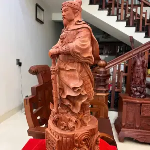 Tượng Trần Quốc Tuấn Chống Kiếm Gỗ Tử Đàn Có Sơn Cao 68cm