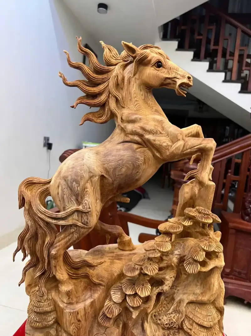 Tượng Nhất Mã Gỗ Ngọc Am Chất Gỗ Già Thơm Cao 59cm
